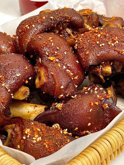 烤豬蹄技術培訓班在哪里？飄味緣培訓學校，助您開啟財富“蹄”途！