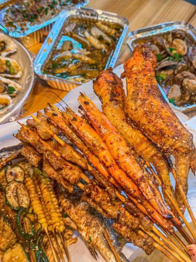 油炸燒烤技術(shù)培訓(xùn)多少錢？飄味緣培訓(xùn)學(xué)校為您揭秘透明收費(fèi)！