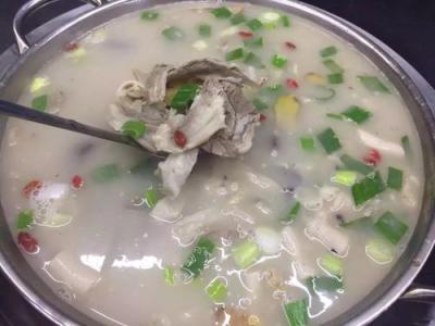 正宗羊肉湯技術(shù)培訓(xùn)哪里找？飄味緣餐飲培訓(xùn)學(xué)校是您的理想之選