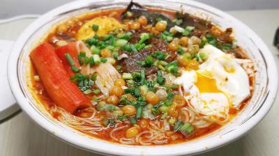 綿陽米粉技術培訓班哪家學校好？飄味緣餐飲培訓學校值得選擇嗎？