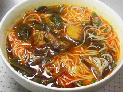 綿陽米粉技術培訓機構哪家好？深度解析飄味緣餐飲培訓的優勢