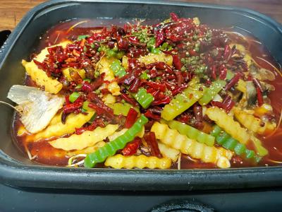 萬州香辣烤魚技術培訓價格多少錢？成都飄味緣小吃培訓班比較便宜